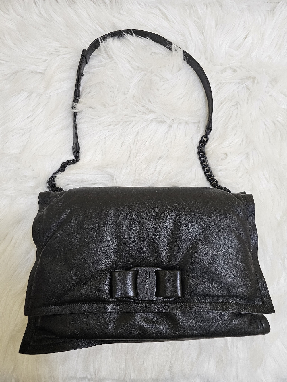 SALVATORE FERRAGAMO Calfskin Medium Viva Bow Padded Shoulder Bag Black - Picture 3 of 17